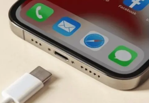 个旧苹果15维修分享iPhone15改USB-C接口后能和安卓用户互借充电器吗 